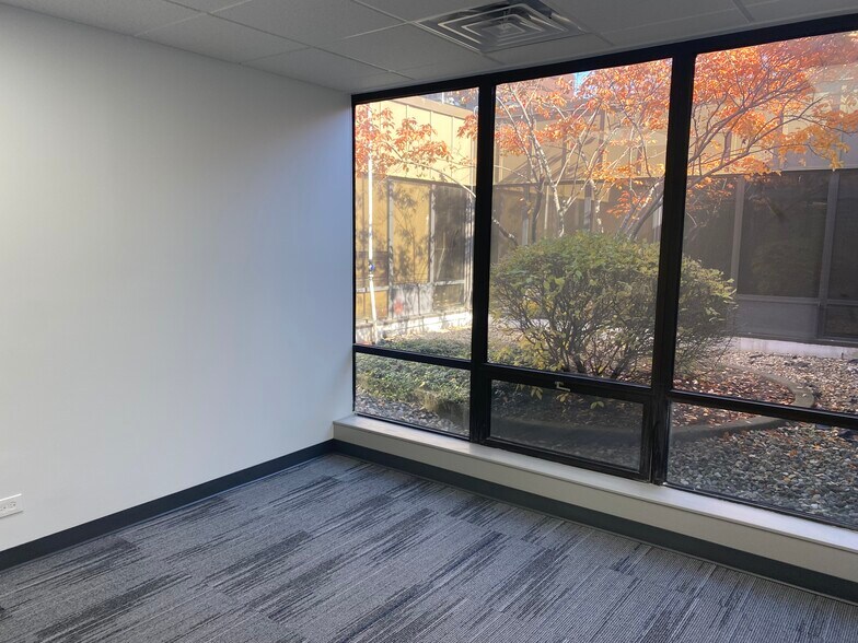 More Photos Of 1305 Remington Rd, Schaumburg Unknown For Lease