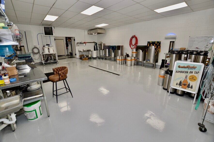 More Photos Of 315 1/2 N Main St, Gunnison General Retail For Sale
