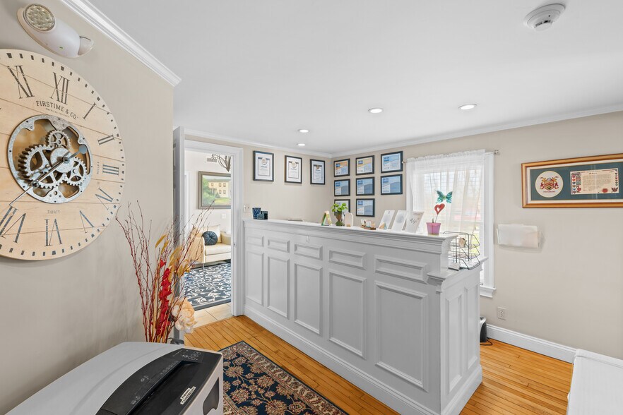 More Photos Of 385 South St, Shrewsbury Office For Sale