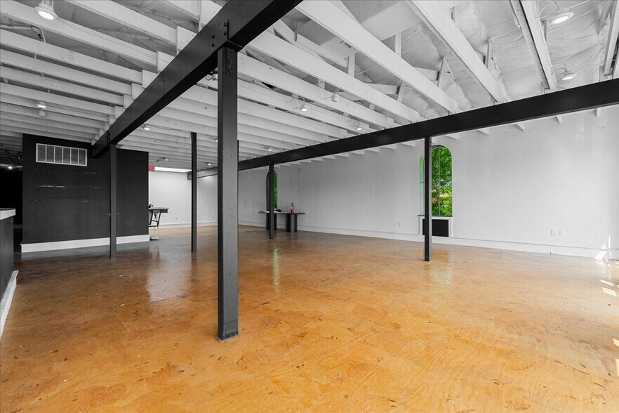 More Photos Of 117 East St, Hutto Loft Creative Space For Sale