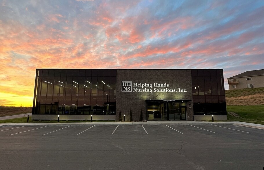 Primary Photo Of 5510 Sergeant Rd, Sioux City Office For Sale