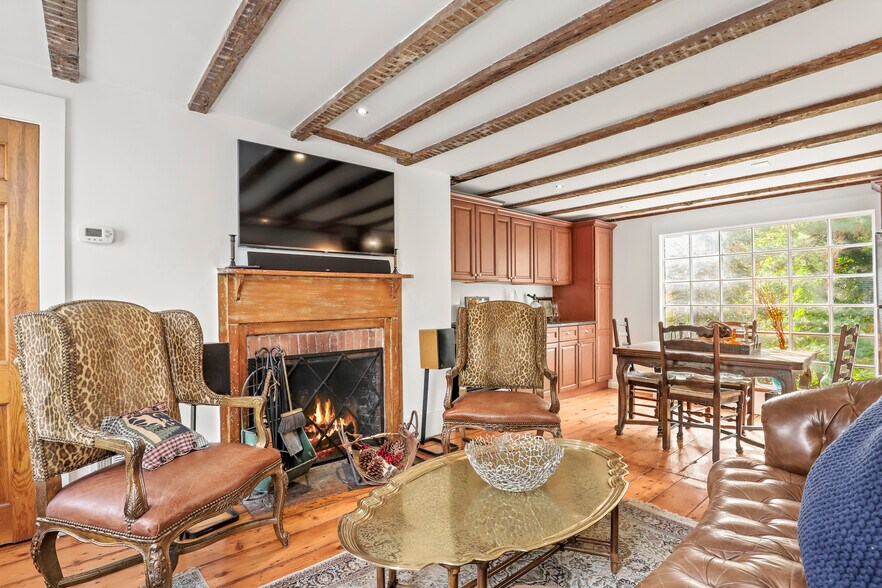 More Photos Of 47 Hollow Tree Ridge Rd, Darien Apartments For Sale