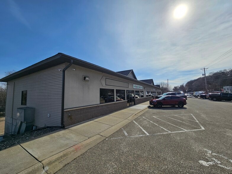More Photos Of 820 N Concord St, South Saint Paul Light Distribution For Lease