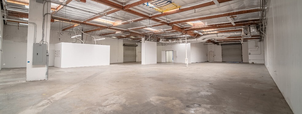 More Photos Of 929 Rancheros Dr, San Marcos Manufacturing For Lease