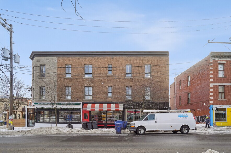 More Photos Of , Montréal General Retail For Sale