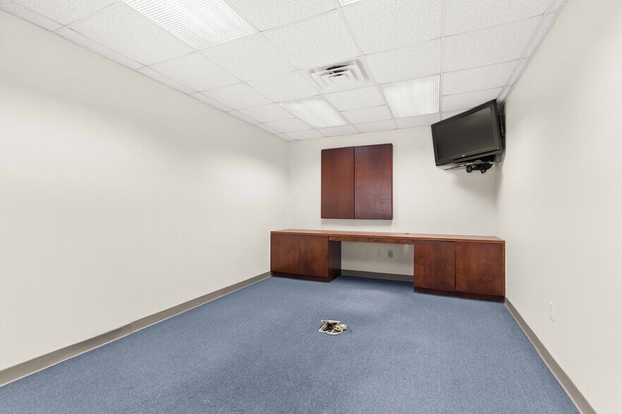 More Photos Of 549 N Egret Bay Blvd, League City Medical For Lease