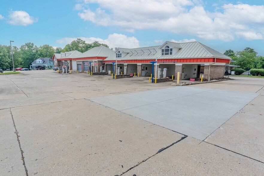 More Photos Of 1049 Main St, Milford Carwash For Sale