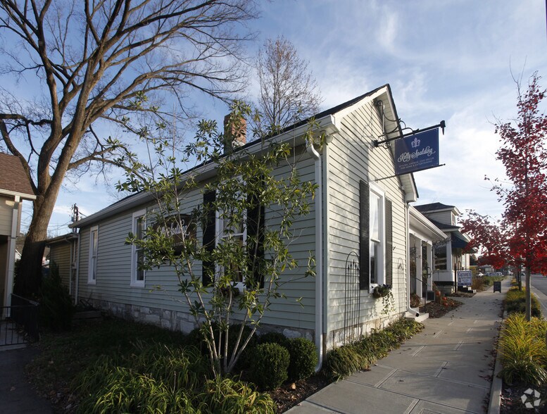 More Photos Of 915 Columbia Ave, Franklin Freestanding For Sale