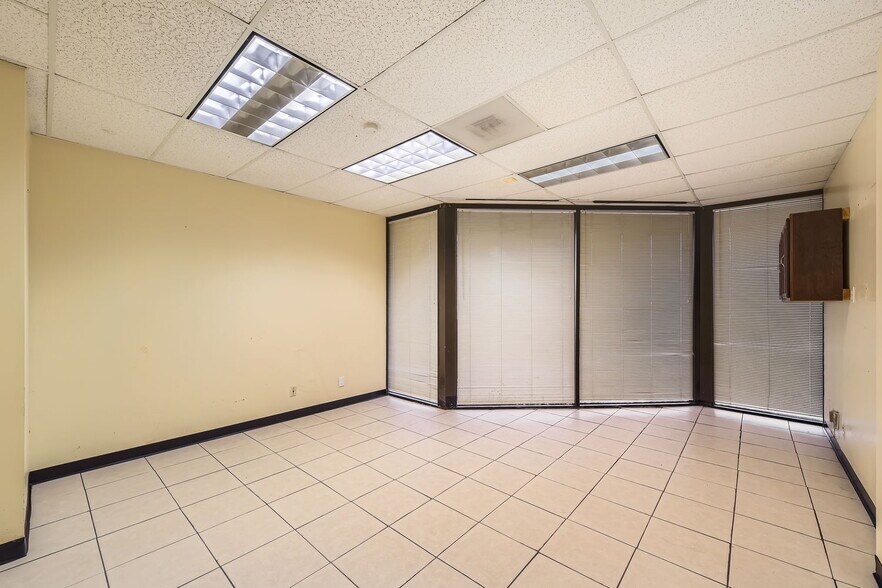 More Photos Of 14423 Cornerstone Village Dr, Houston Medical For Sale