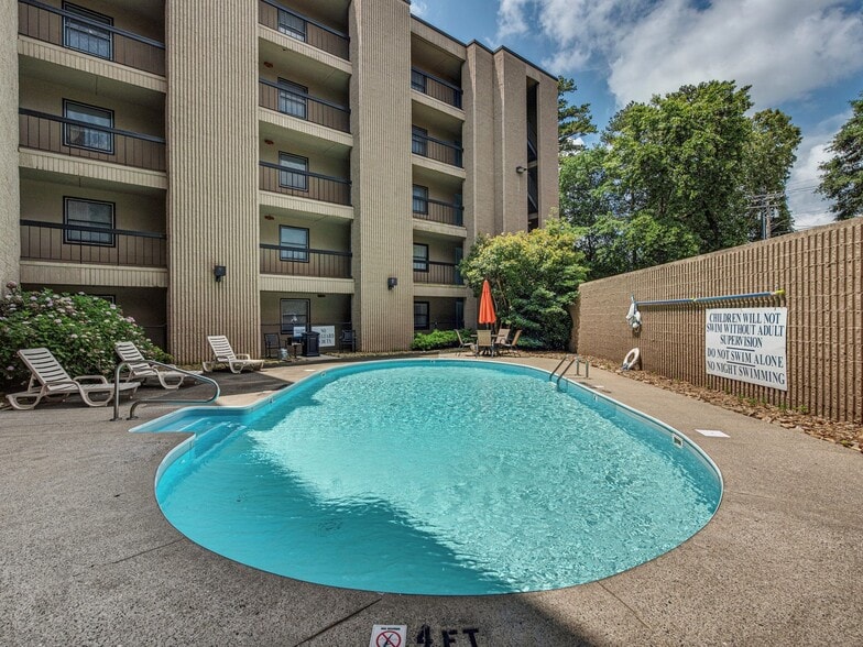 More Photos Of 380 9th Avenue Dr NE, Hickory Apartments For Sale