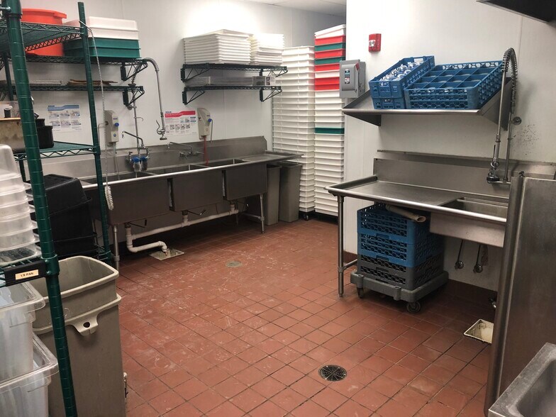 More Photos Of 19-31 W Ogden Ave, Westmont General Retail For Lease