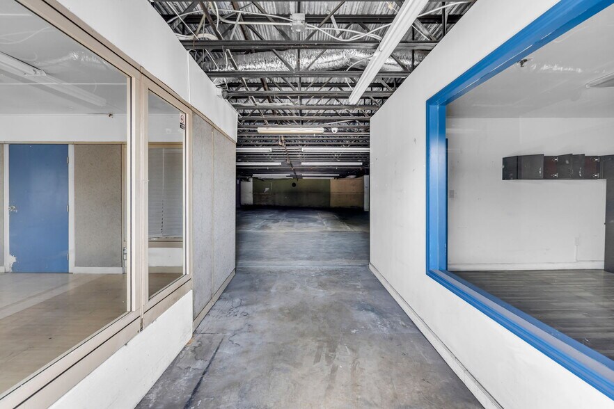 More Photos Of 7361-7391 NW 78th St, Medley Warehouse For Lease