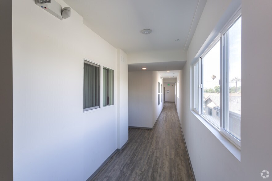 More Photos Of 18528 Chase St, Northridge Apartments For Sale