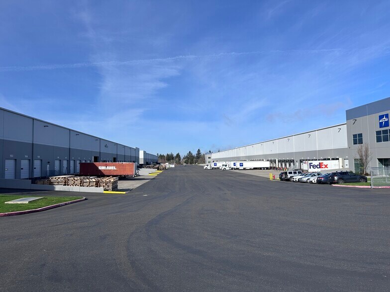 More Photos Of 106 SE 223rd Ave, Gresham Warehouse For Lease