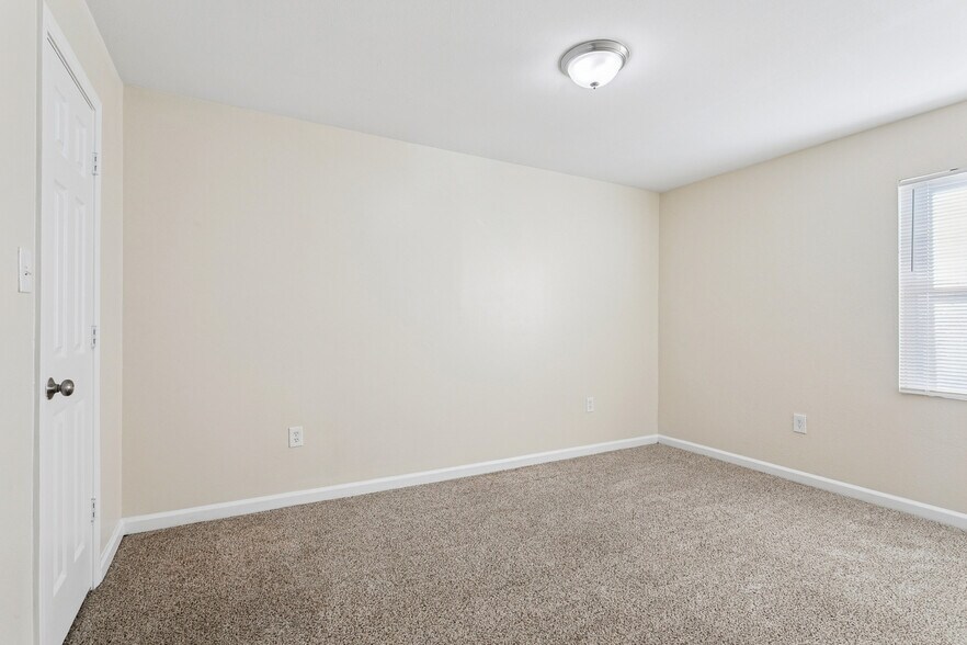 More Photos Of 3300 Garden Oaks Dr, New Orleans Apartments For Sale