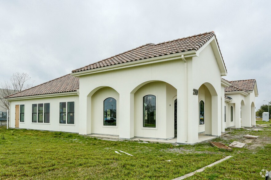 More Photos Of 220 E Medical Center Blvd, Webster Medical For Sale