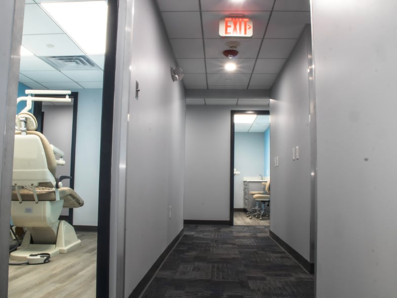 More Photos Of 826 Crescent St, Brockton Freestanding For Lease