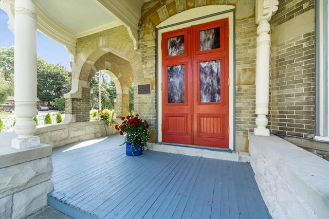 More Photos Of 220 Saint Lawrence Ave, Janesville Storefront Retail Residential For Sale