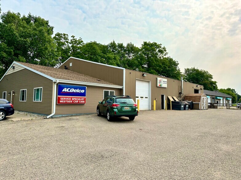 More Photos Of 409 Lentz Ct, Lansing Auto Repair For Sale