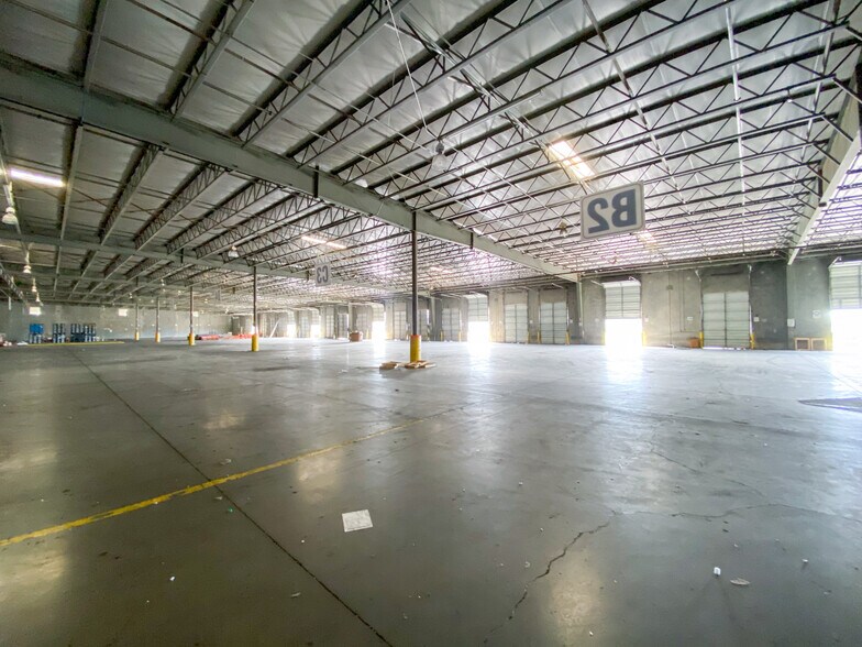 More Photos Of 801 Hallmark Dr, Laredo Warehouse For Lease