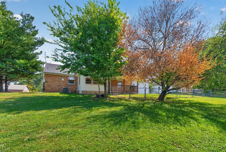 More Photos Of 43 Highway 433, Mackville Flex For Sale