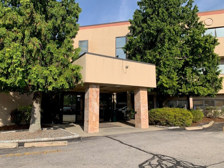 More Photos Of 725 Reservoir Ave, Cranston Medical For Sale