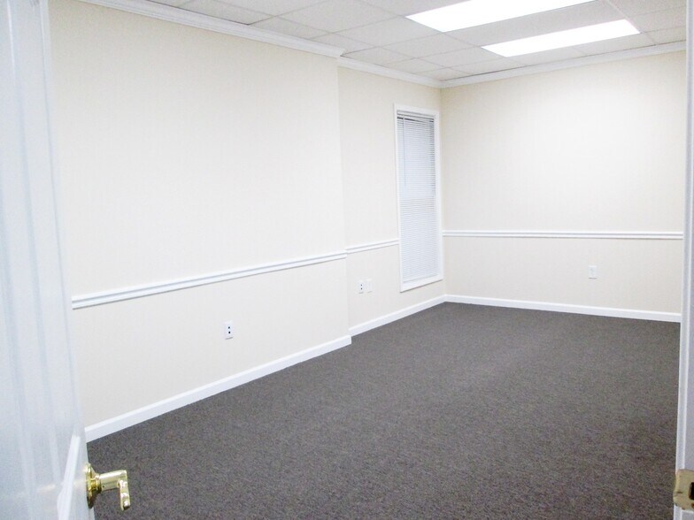 More Photos Of 3867 Holcomb Bridge Rd, Peachtree Corners Office For Lease