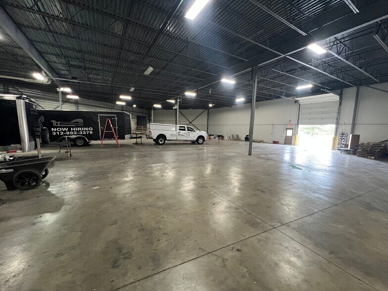 More Photos Of 5739 Professional Cir, Indianapolis Warehouse For Sale