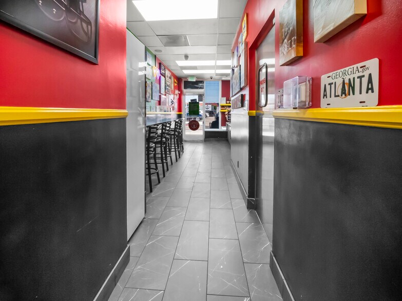 More Photos Of 1944 E 4th St, Long Beach Storefront Retail Residential For Sale