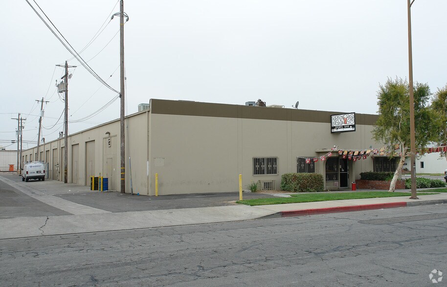 More Photos Of 2466 E Fender Ave, Fullerton Warehouse For Lease
