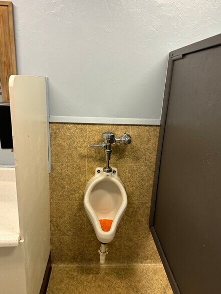 More Photos Of 1001 W Noble Ave, Visalia Specialty For Sale