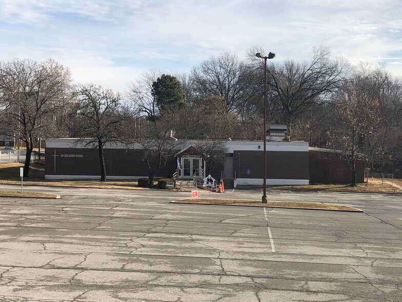More Photos Of 7917 W 95th St, Overland Park Daycare Center For Sale