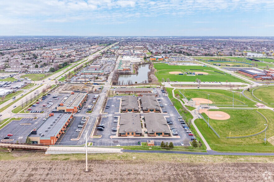 More Photos Of 3420 Lacrosse Ln, Naperville Coworking Space