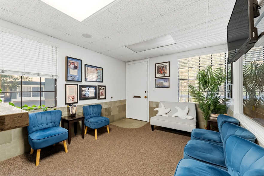 More Photos Of 2900 Bristol St, Costa Mesa Office For Sale