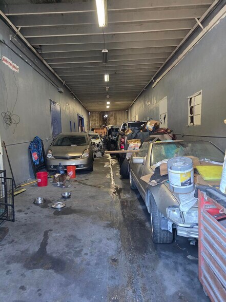 More Photos Of 1470-1472 Cota Ave, Long Beach Warehouse For Sale