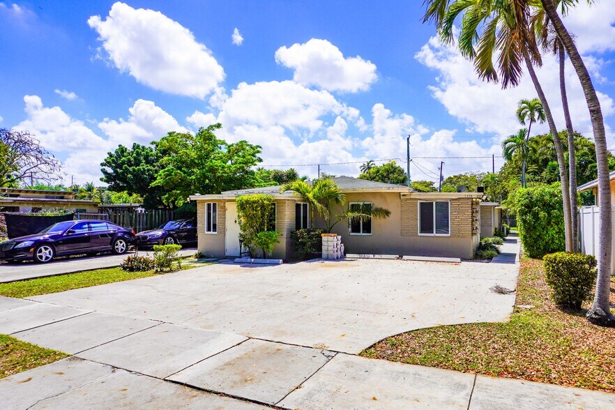 Primary Photo Of 1314 S 20th Ave, Hollywood Apartments For Sale