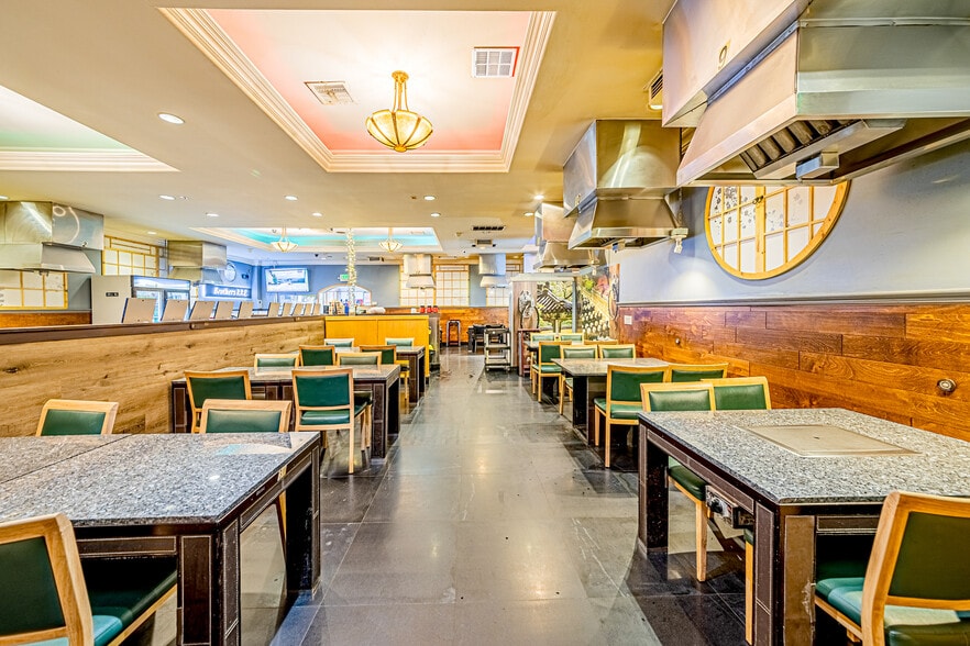 More Photos Of 3680 W 6th St, Los Angeles Restaurant For Sale