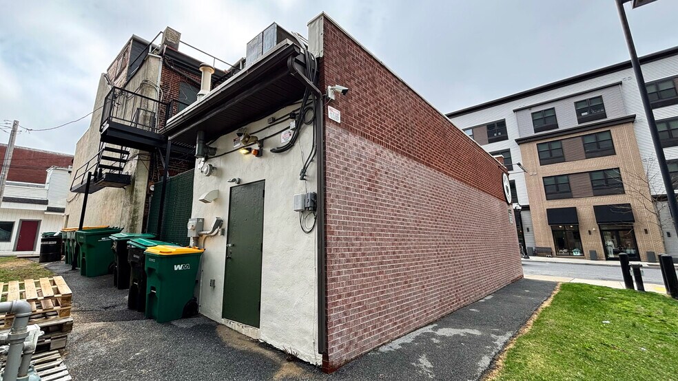 More Photos Of 17 S 9th St, Allentown Storefront For Sale