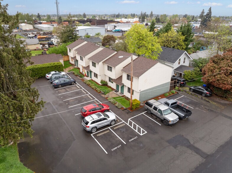 Primary Photo Of 430 Metzler St, Molalla Apartments For Sale