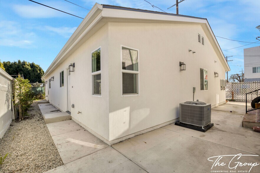 More Photos Of 856 W 47th St, Los Angeles Multifamily For Sale