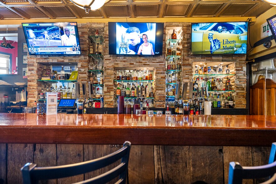 More Photos Of 3538 Columbia Pky, Cincinnati Restaurant For Sale