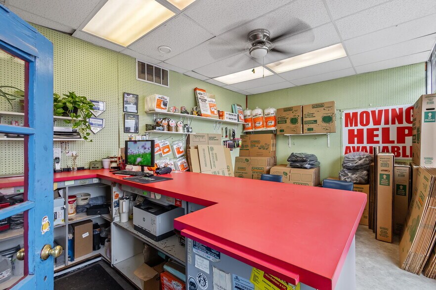 More Photos Of 1001-1003 Calumet Ave, Valparaiso Auto Repair For Sale