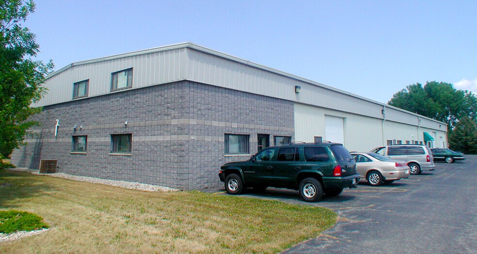 Primary Photo Of 6140 Cottonwood Dr, Fitchburg Warehouse For Lease