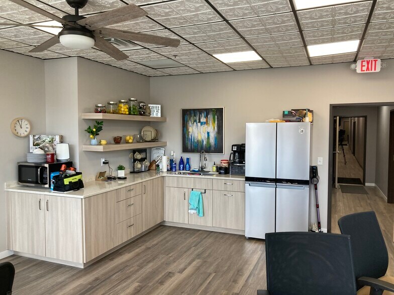 More Photos Of 2023 W Superior St, Duluth Storefront Retail Residential For Sale
