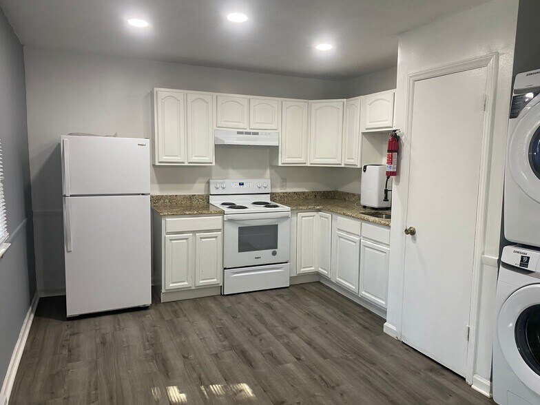 More Photos Of 1966 Lakeview Rd, Asheboro Apartments For Sale
