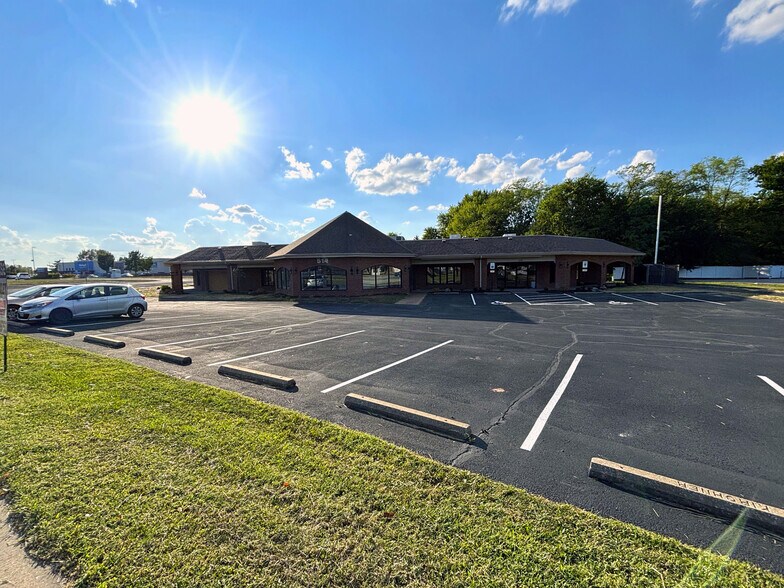 Primary Photo Of 514 Jungermann Rd, Saint Peters Office For Lease