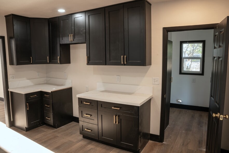 More Photos Of 2505 N State St, Muscoy Flex For Sale