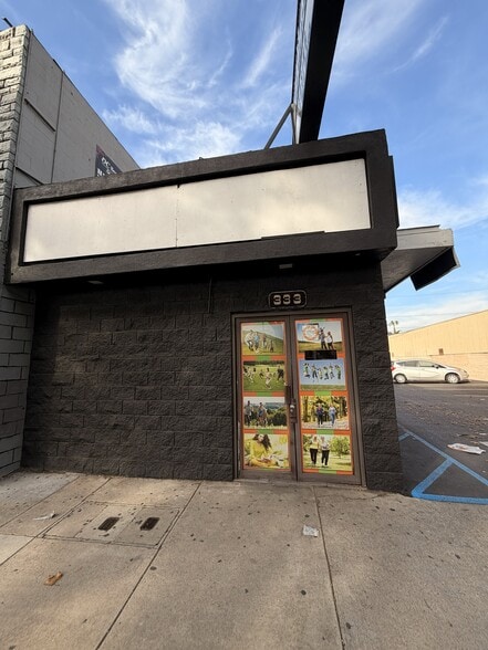 More Photos Of 333 W 17th St, Santa Ana Freestanding For Lease