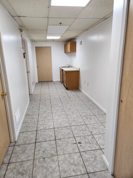 More Photos Of 12 Industrial Dr, Keyport Light Manufacturing For Lease