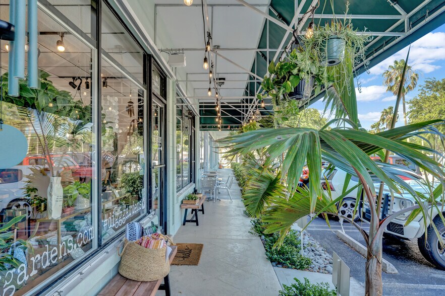 More Photos Of 23 Royal Palm Pointe, Vero Beach Restaurant For Sale